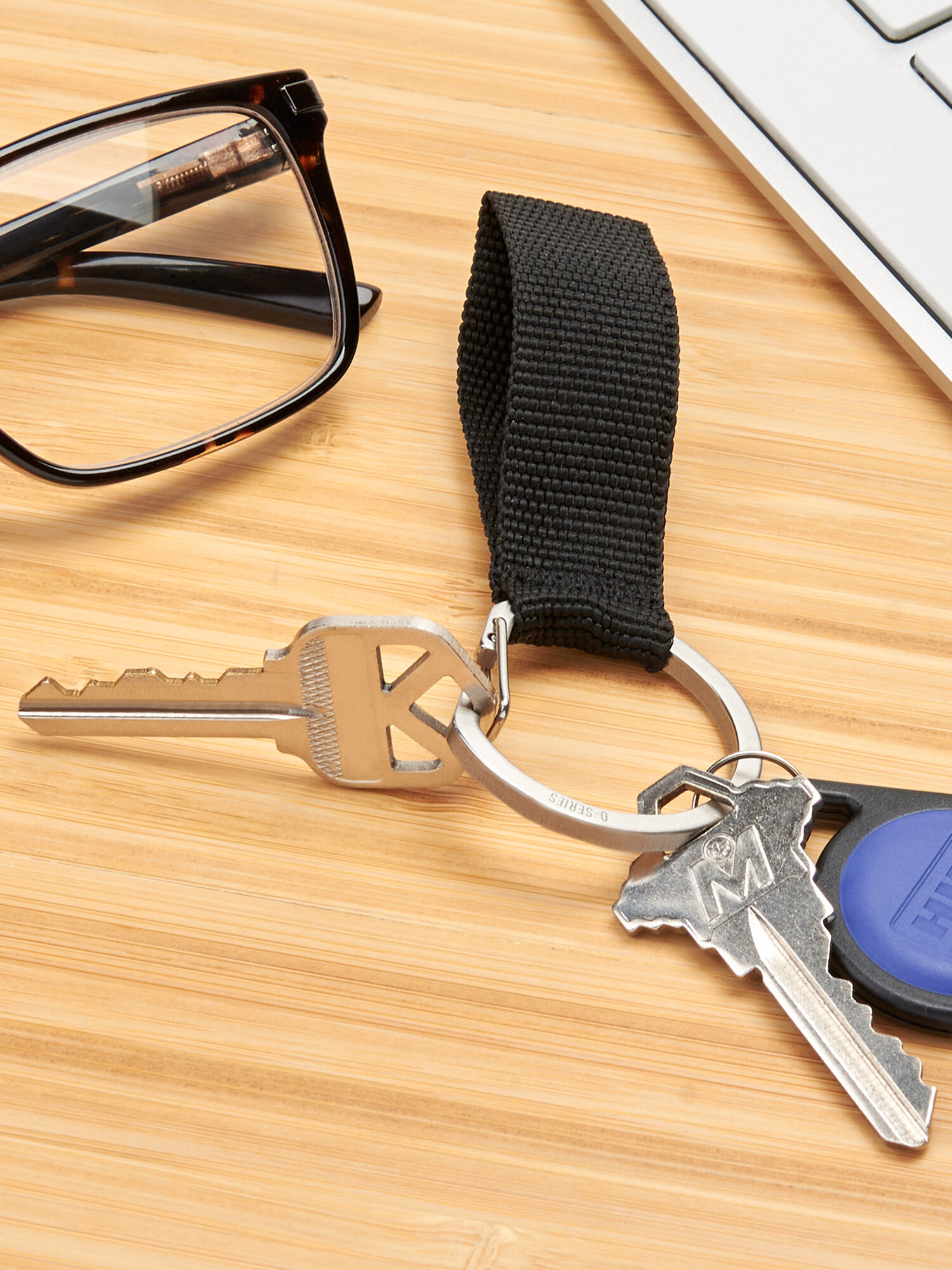 Брелок Nite Ize, серебристый/черный — фото 1