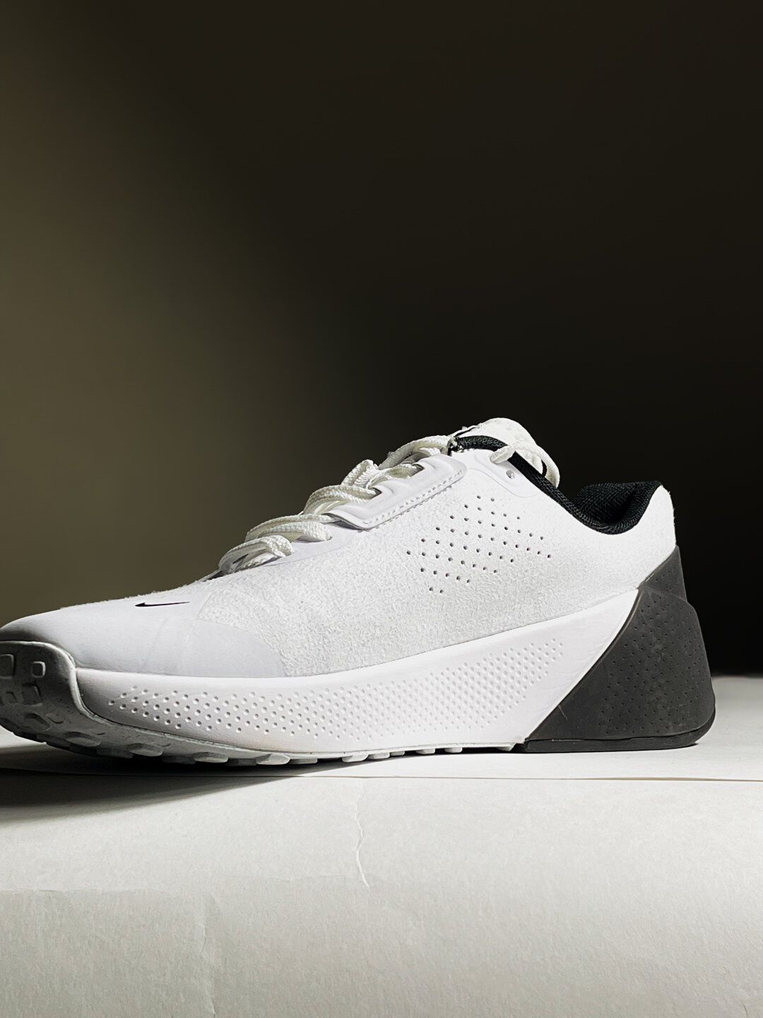 Кроссовки NIKE Air Zoom, полнота B (US)/ на среднюю стопу, размер 42.5 EU, white  /black / vizi — фото 1