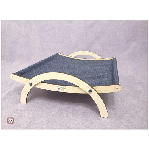 Кровать-лежанка для кошек весом до 12 кг. Размер 48х48 см