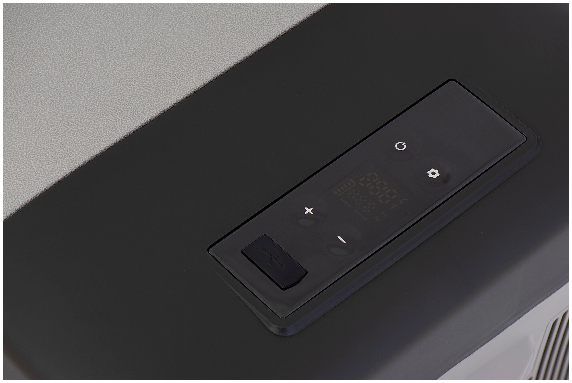 Автохолодильник компрессорный Kyoda CP15 однокамерный объем 15 л вес 86 кг дистанционное управление есть USB
