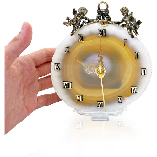 Амулет на отношения - Часы с бронзовыми купидонами на пластине из агата