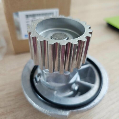 Помпа водяная Chevrolet Cruze Lacetti Aveo Daewoo Nexia 96352650, насос охлаждающей жидкости