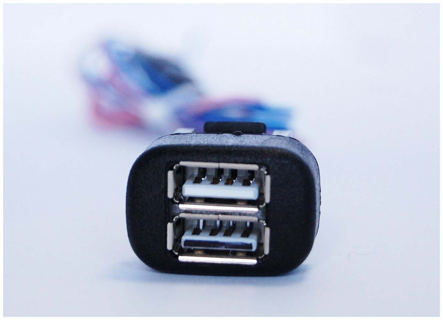 Зарядное устройство штат "USB 2.0", двухгнёздное, встроенное, для автомобиля, 15Вт