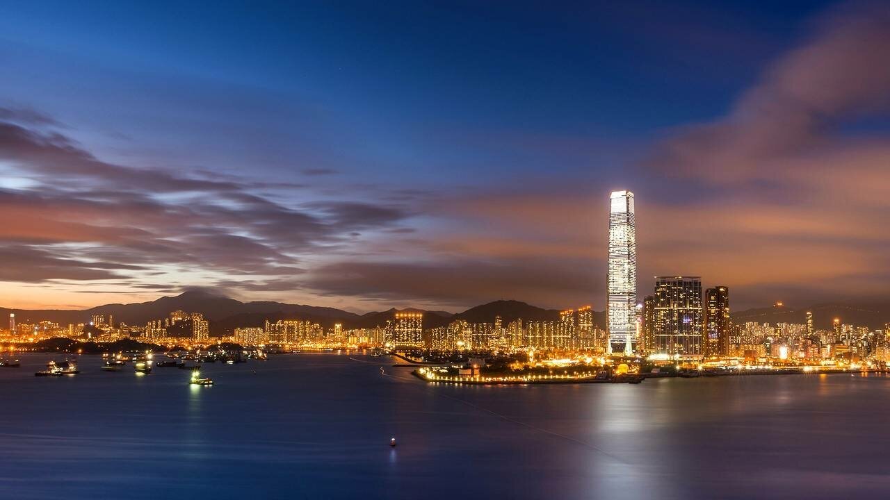 Картина на холсте 60x110 LinxOne "Hong Kong небо Гонконг огни" интерьерная для дома / на стену / на кухню / с подрамником