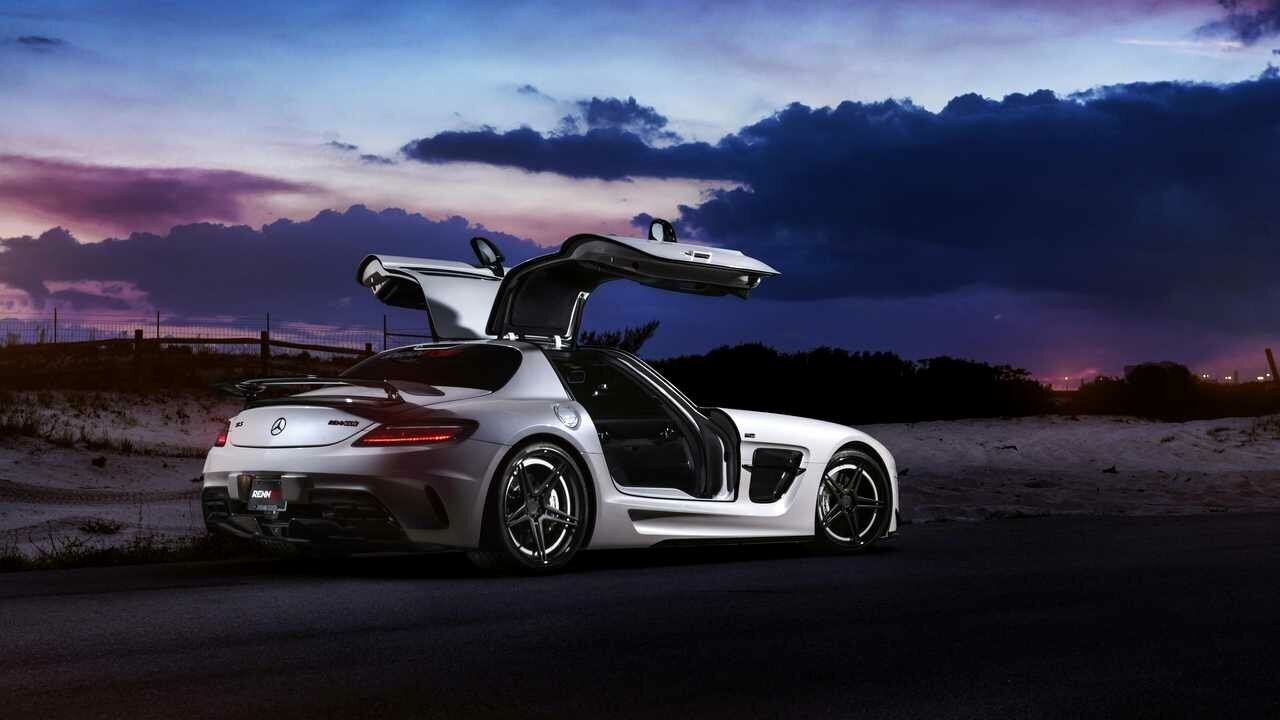 Картина на холсте 60x110 LinxOne "Mercedes sls black series renntech" интерьерная для дома / на стену / на кухню / с подрамником