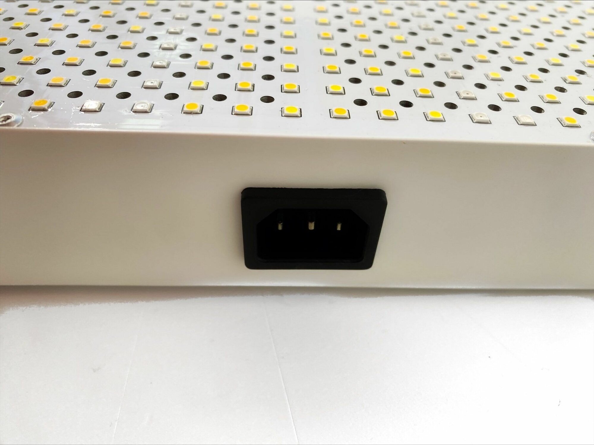 Светильник для растений CR1200-260 Вт/ 2 вентилятора с активным охлаждением/ Samsung LM301B/ полный спектр/фитолампа - фотография № 10