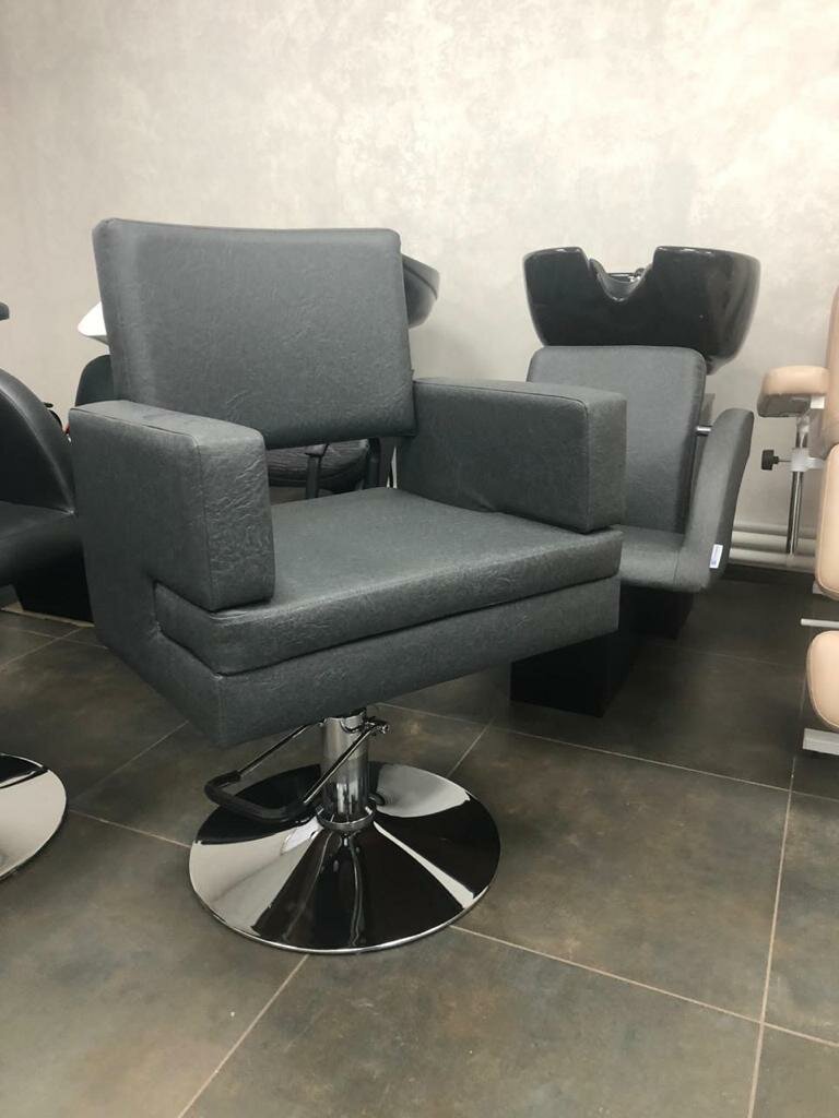 Парикмахерское кресло Марго, цвет серый, диск, гидравлика