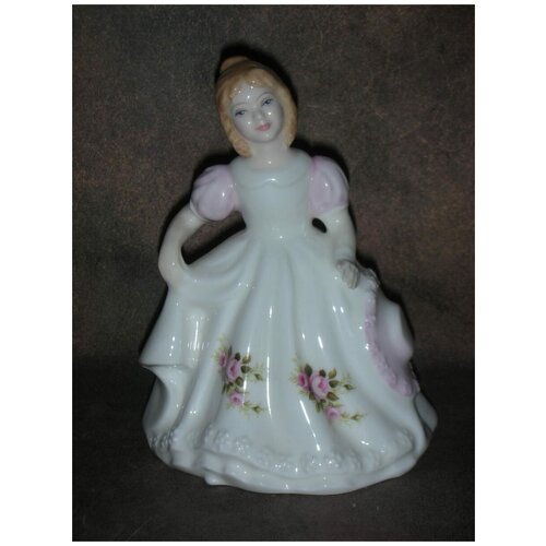 Статуэтка фарфор Дама Аманда