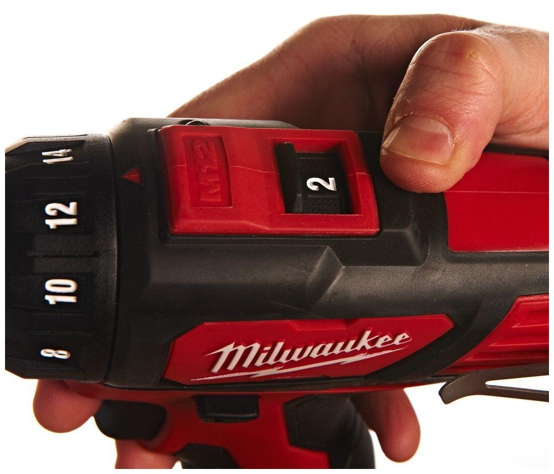 Milwaukee 4933441915 Дрель-шуруповерт аккумуляторный Milwaukee M12 BDD-202С - фото №2