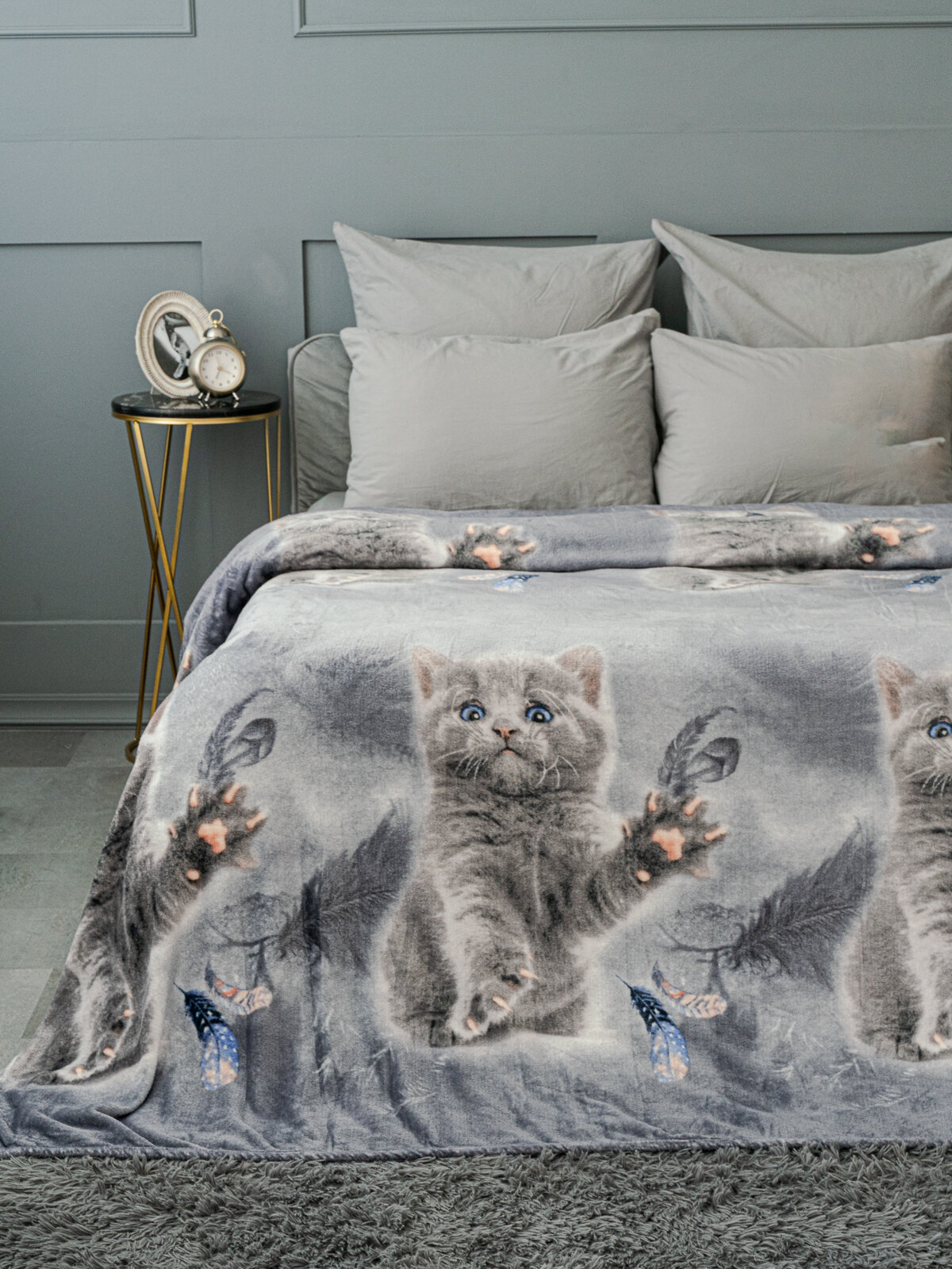 Плед 150х200 Павлина Котик серый на диван пушистый мягкий велсофт — фото 1