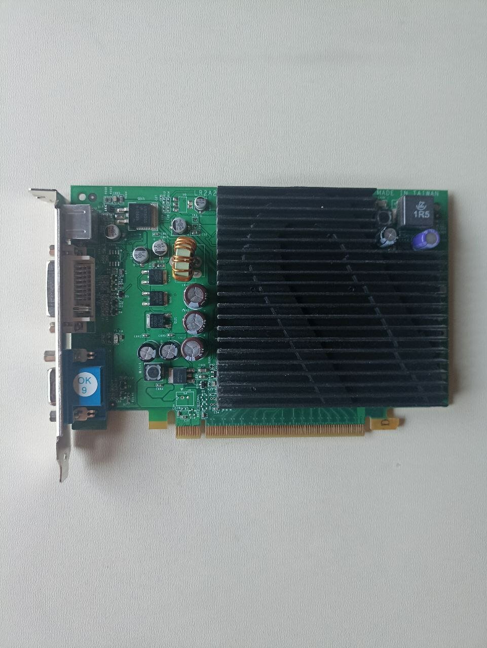 Видеокарта WinFast GeForce PX7300 GT GDDR2 256мб 128bit