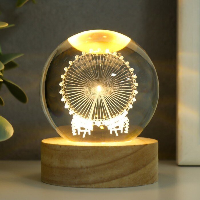 Сувенир стекло подсветка "Колесо обозрения" d=6 см подставка дерево, USB 6,5х6,5х7,5 см - фотография № 1