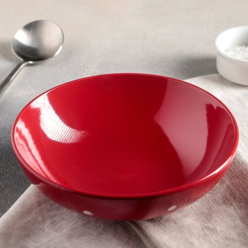 Тарелка керамическая глубокая Красный горох, 700 мл, d-18 см, цвет красный