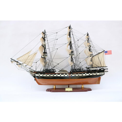Модель корабля Конституция США