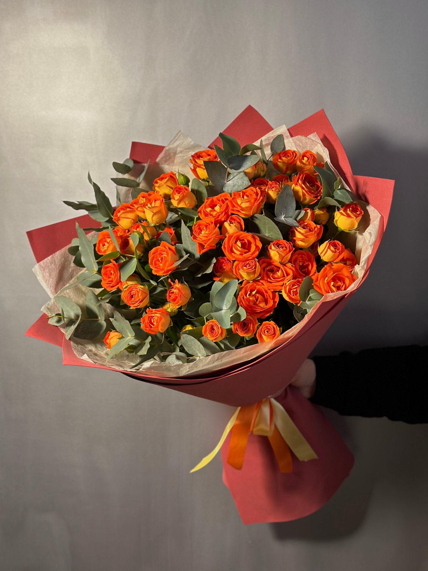 Букет Liana Flowers «Кинг баблс», кустовые розы, оранжевый цвет