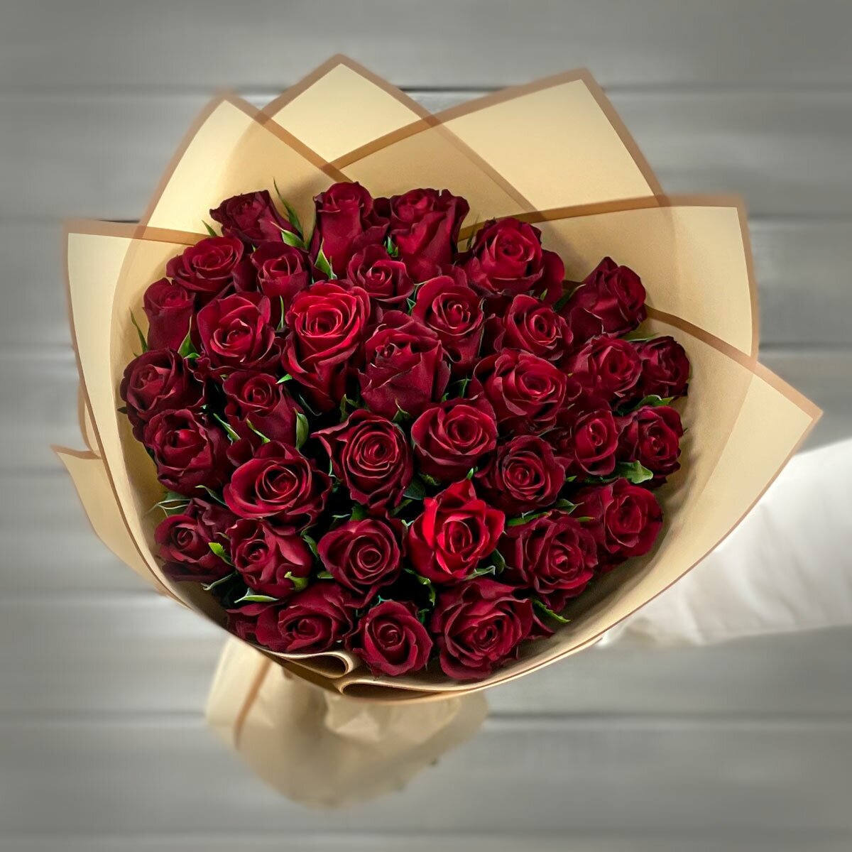 Букет из 35 красных роз 40см в упаковке