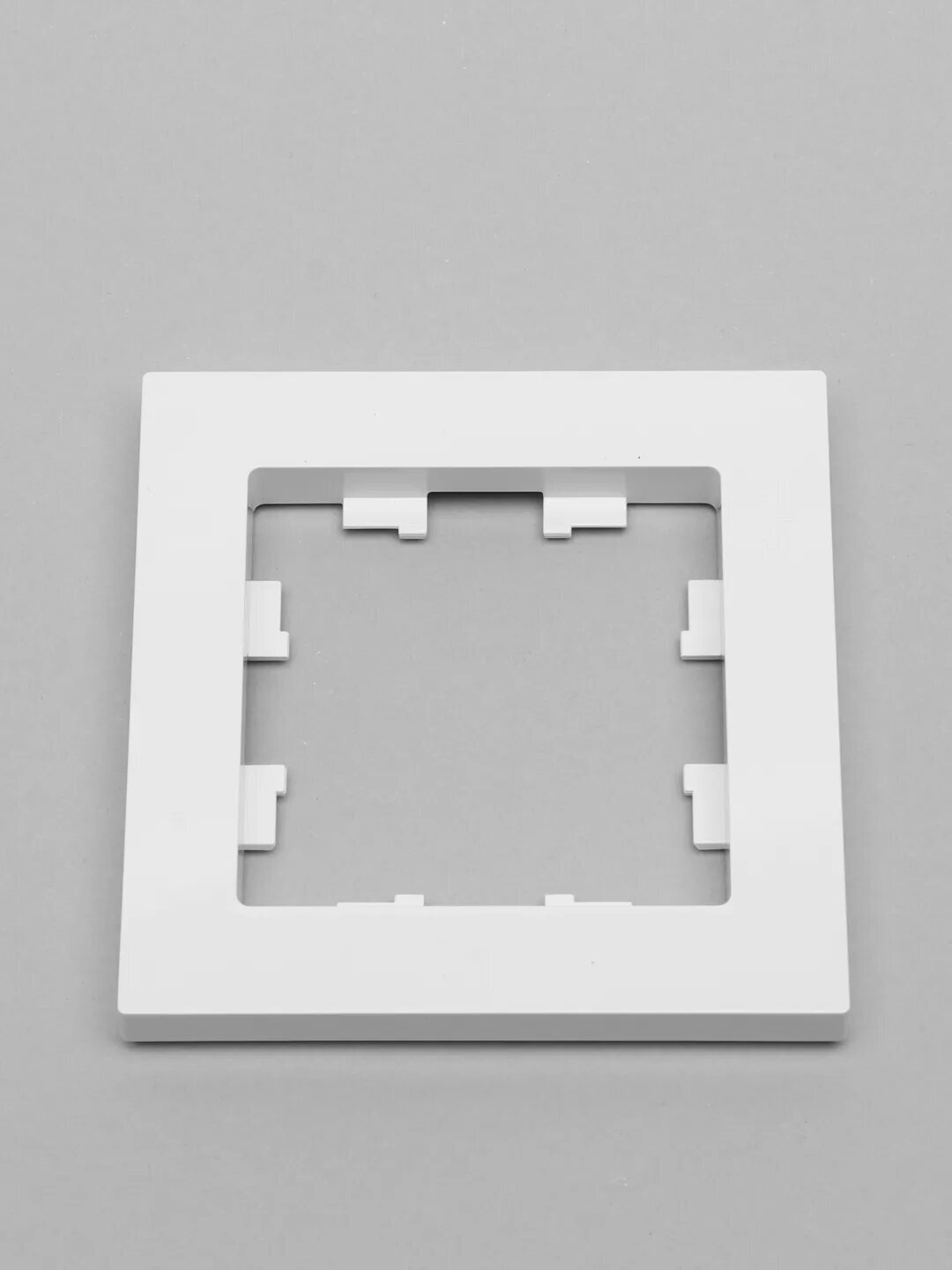 Рамка Schneider Electric AtlasDesign, белая, 1 пост, комплект из 5 шт. - фотография № 4