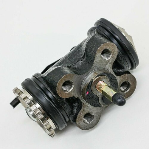 Рабочий тормозной цилиндр задний HINO/FORWARD 48*50, диаметр 37, с прокачкой правый, SINGYUNG