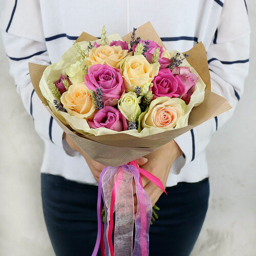 Изображение товара Букет Букет Маркет "Букет из роз, пшеницы и лаванды в крафте"