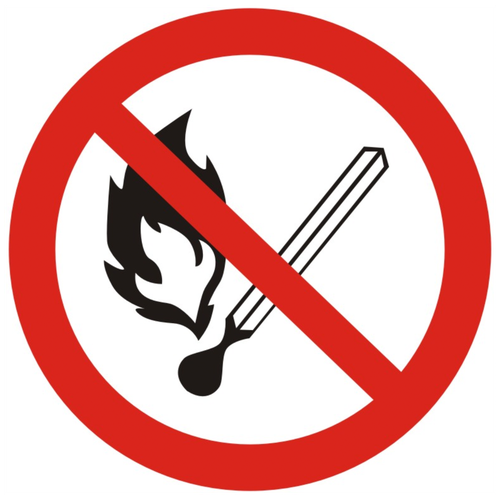Знак P02 «Запрещается пользоваться открытым огнём и курить» (пленка), 200 мм х 200 мм