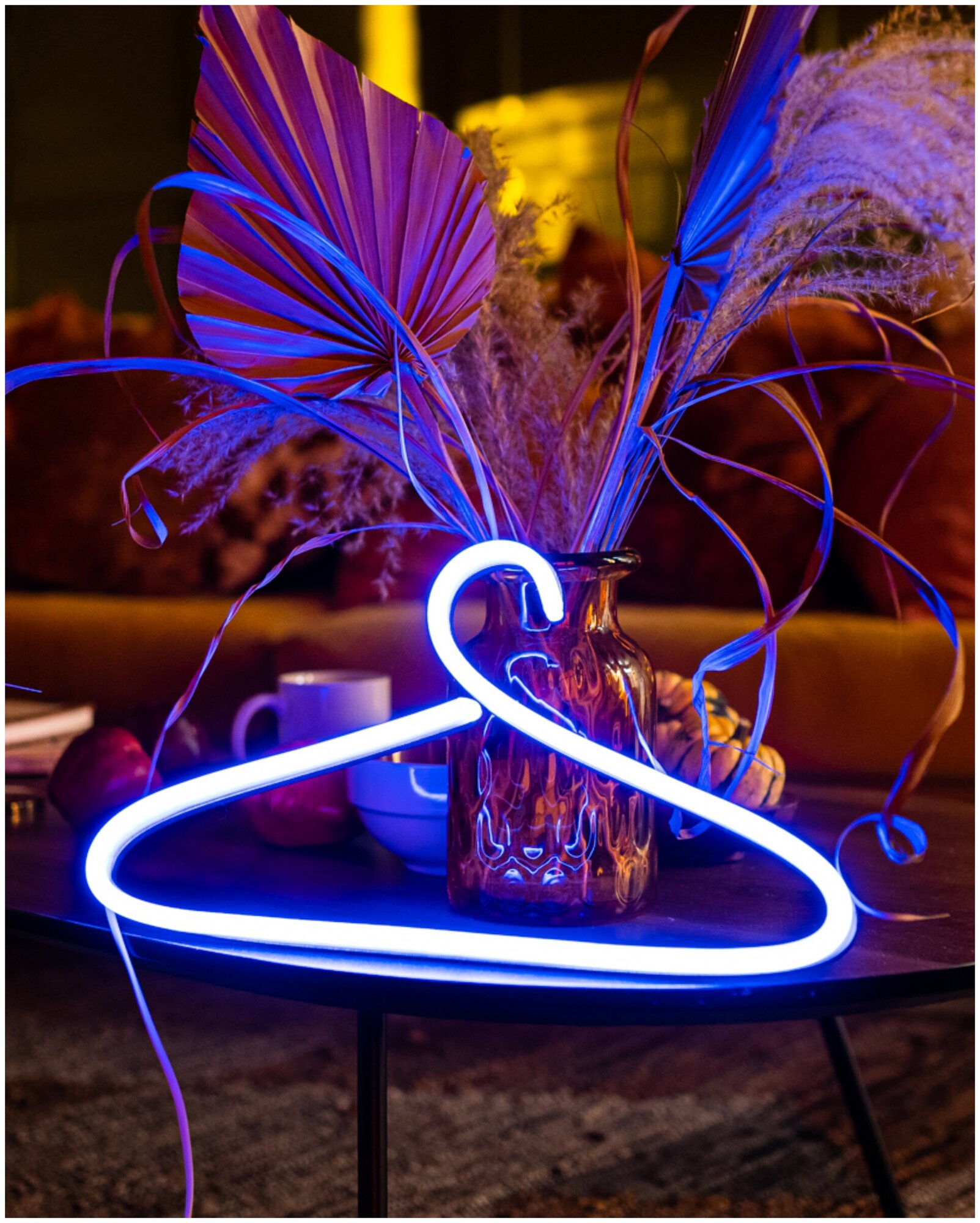 Cветильник светодиодный неоновый Вешалка, 40х20 см - фотография № 2