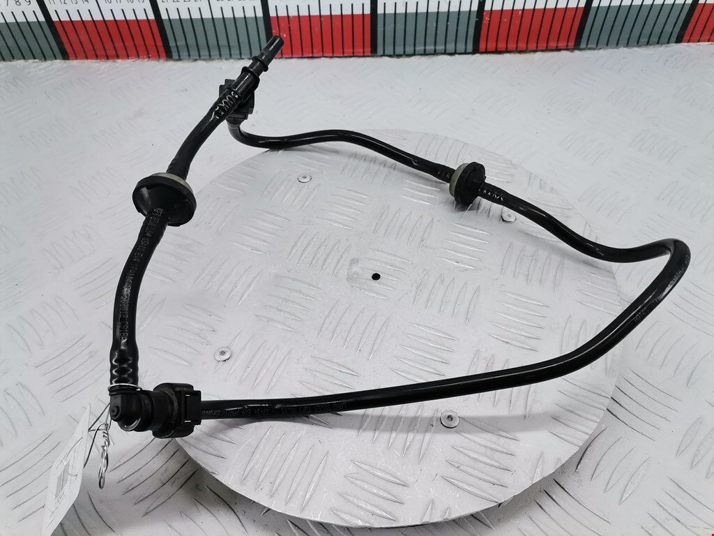 Трубка вакуумная Land Rover Range Rover Sport 1 арт. 1743414