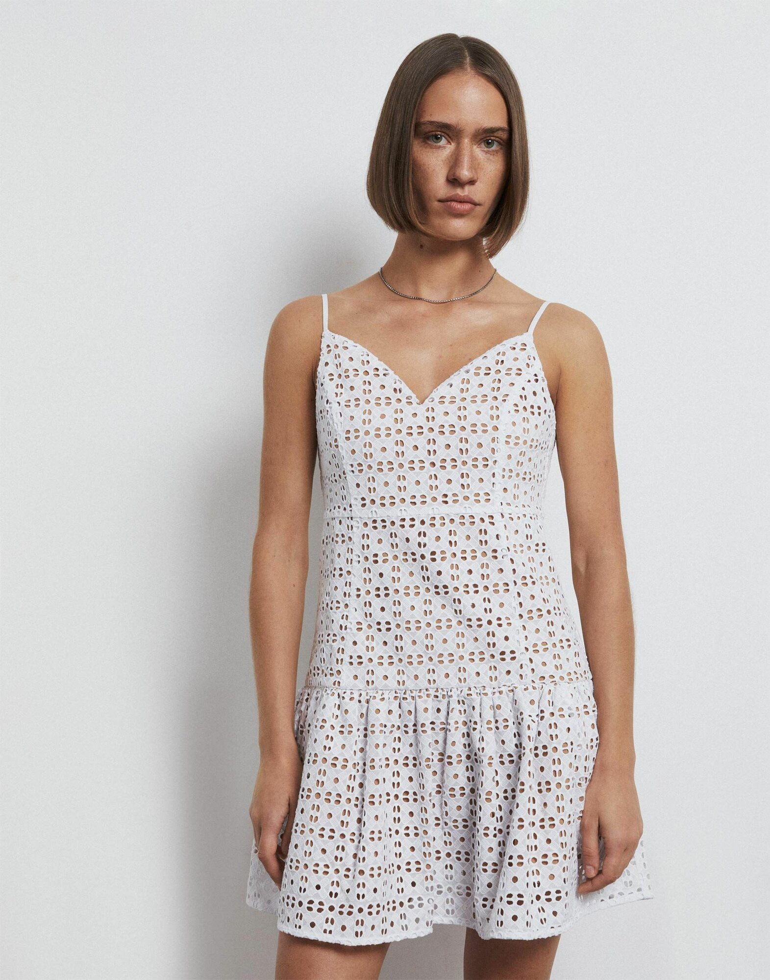 Платье Gloria Jeans GJ BLACK, размер S (40-42), белый — фото 1