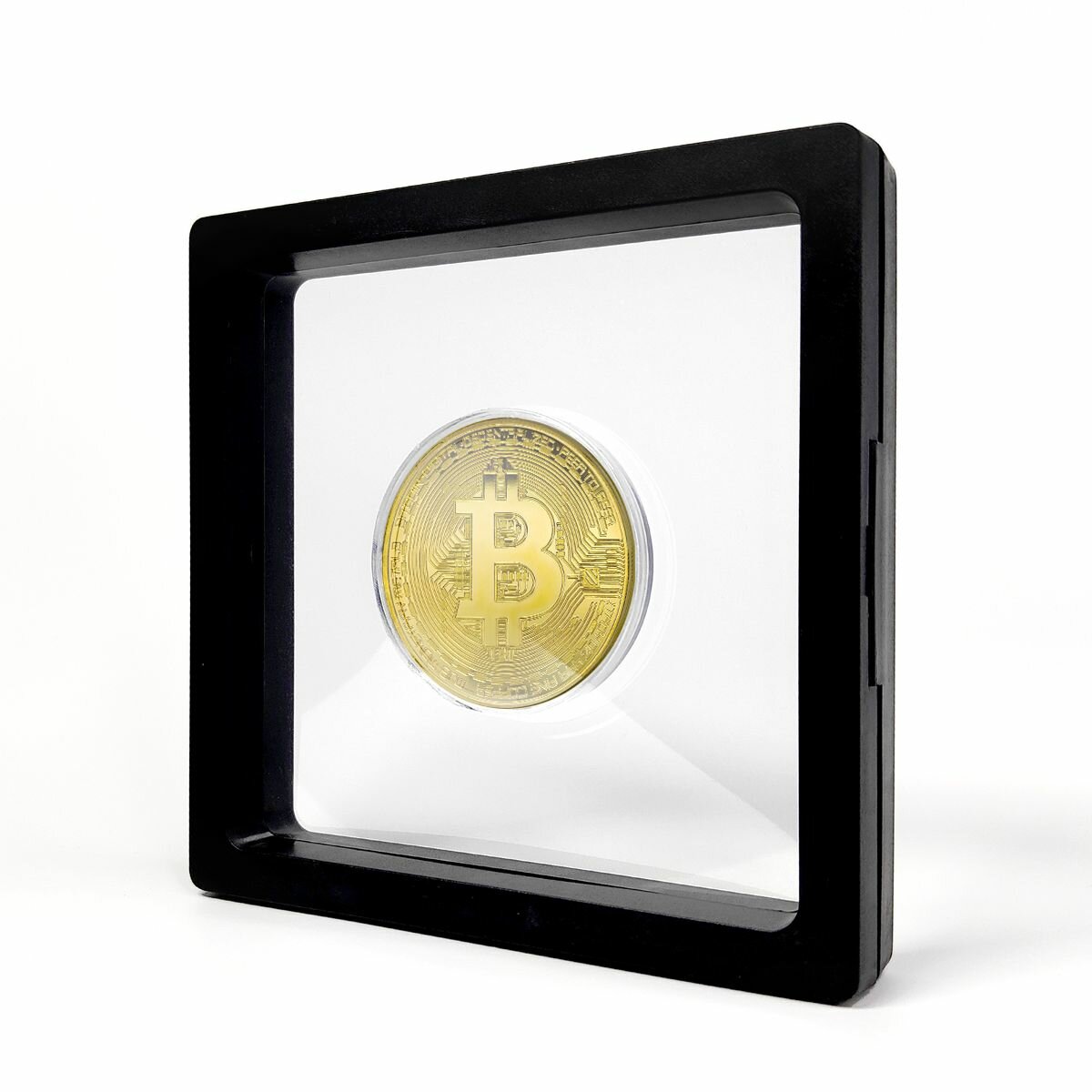 Монета BTC Bitcoin (Биткоин) в защитном кейсе и чёрной рамке 9х9см (Золото, диаметр 40мм, вес 15г) — фото 1