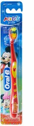 Зубная щетка Oral-B Kids Mickey Mouse "Микки Маус " от 2 до 4 лет, мягкая, красная