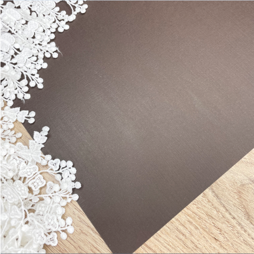 Дизайнерская бумага с односторонним тиснением лен цвет какао плотность 290 гр размер 3540 см 293₽