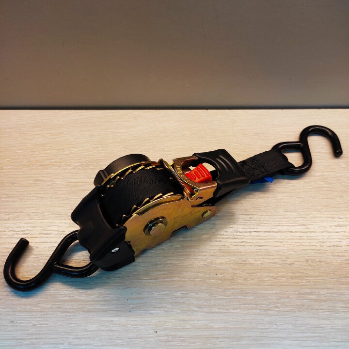 Самозатягивающийся ремень крепления груза 25 ММ– 3 М