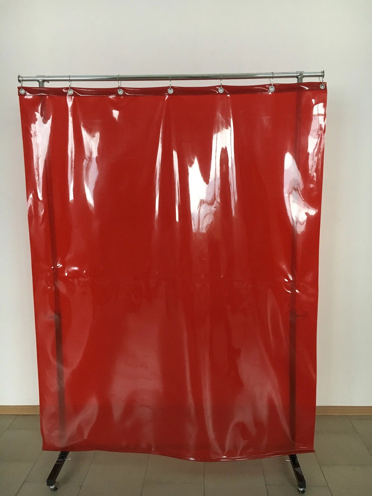Штора сварочная Weldtex PVC (1400х1800) красная ТУ28.29.70-002-62162486-2017 — фото 1