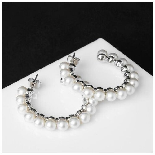 фото Серьги-кольца "жемчужный ряд" d=4.3 см. цвет белый в серебре 5114715 queen fair