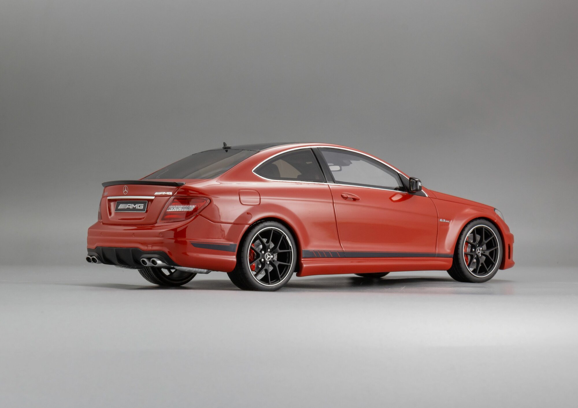 1:18 Mercedes-Benz C63 AMG Edition 507 - 2014, Коллекционная масштабная модель от GT Spirit — фото 1