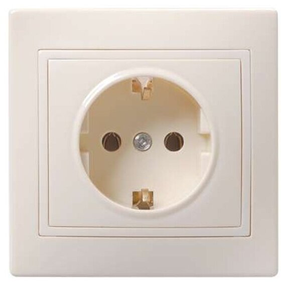 Розетка Iek 1 м СП Кварта РС10 3 ККм 16А IP20 с заземл  без защ  шторок крем  ERK14 K33 16 DM