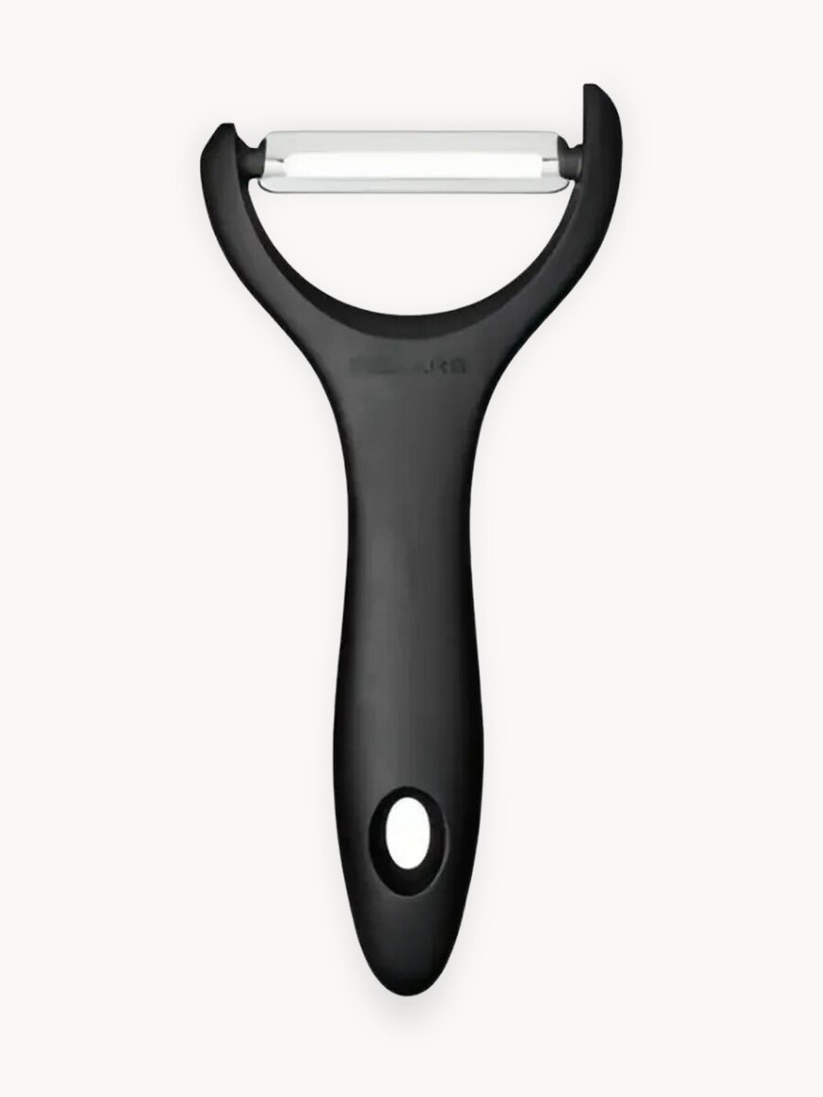 Овощечистка для овощей и фруктов ручная FISKARS Essential (1065599)