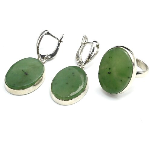 Комплект бижутерии: серьги, кольцо, нефрит, размер кольца 17, зеленый