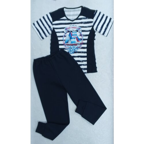 фото Комплект для мальчика футболка, цвет: синий/белый полоска с принтом парусник, и брюки детские, цвет: темно-синий, размер 122-128 (64) без бренда