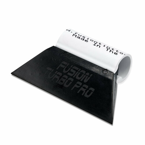 Выгонка FUSION TURBO PRO черная (82) с пластиковой ручкой, 8,9 см.