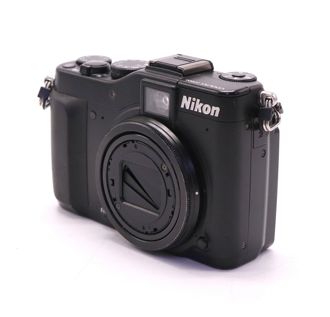 Nikon Coolpix P7000 неисправен