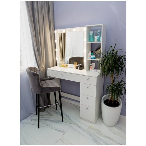 Столик туалетный для макияжа