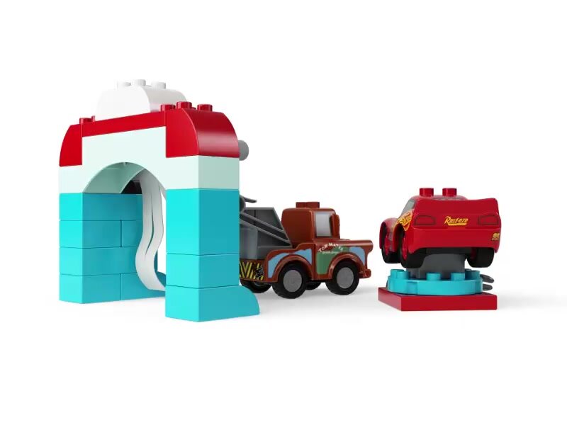 Конструктор LEGO DUPLO 10996 Веселая автомойка Лайтнинг Маккуин и Мэтр, 29 дет. — фото 1
