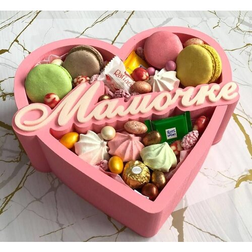 Сладкий бокс / Подарок маме / Макарон, меренга и конфеты