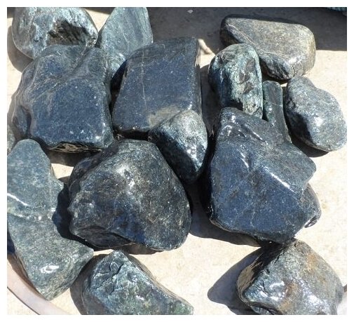 Нефрит шлифованный камни для бани сауны средний размер для печей в коробке 10 кг - фотография № 2