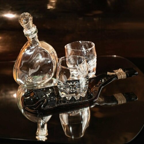 Подарочный набор - Два бокала для виски (рифл.), блюдо (менажница) из оливковой винной бутылки, плоский графин серии Хмельное стекло
