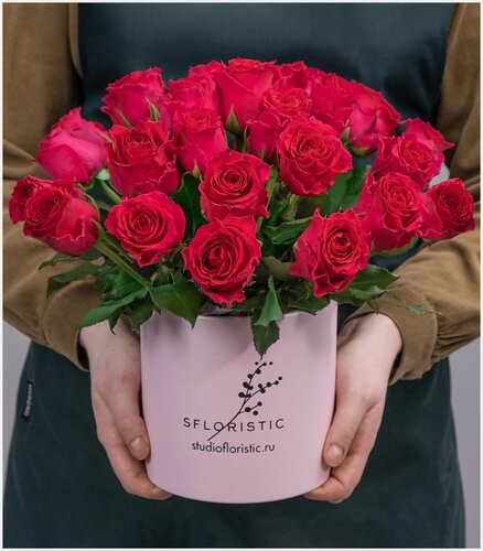 Изображение товара Букет STUDIO FLORISTIC "Малинки", роза Кения, 25 цветков, малиновый