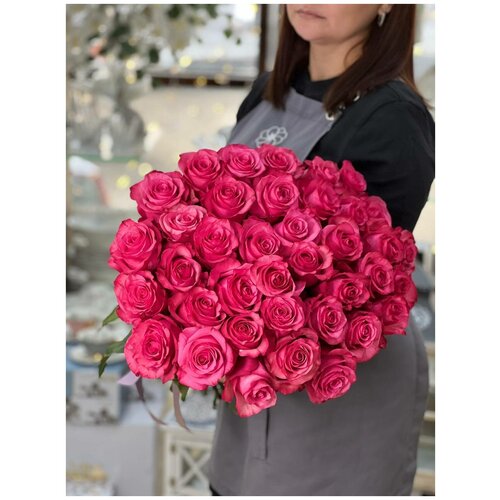 Букет из 39 Эквадорских розовых роз под ленту 40см
