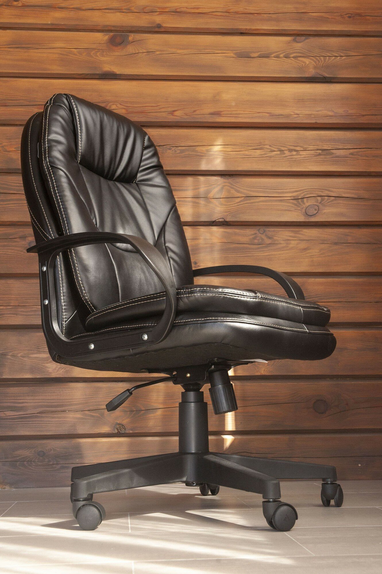Кресло руководителя БЮРОКРАТ CH-868LT, на колесиках, искусственная кожа [ch-868lt/#b] - фото №3