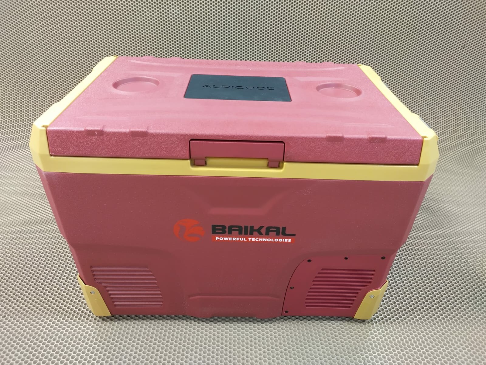 Автохолодильник компрессорный BAIKAL IR42 (40 литров 60 Вт) однокамерный