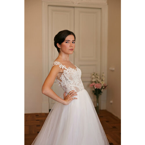 Свадебное платье , размер 42-46, белый